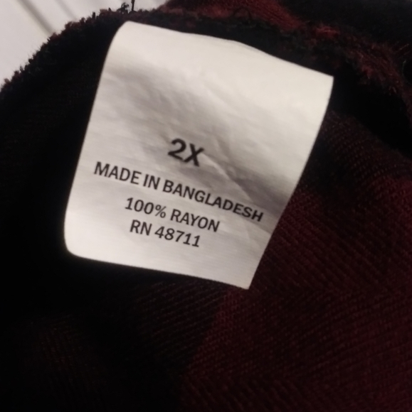 Red plaid open face flannel shirt - Picture 3 of 3